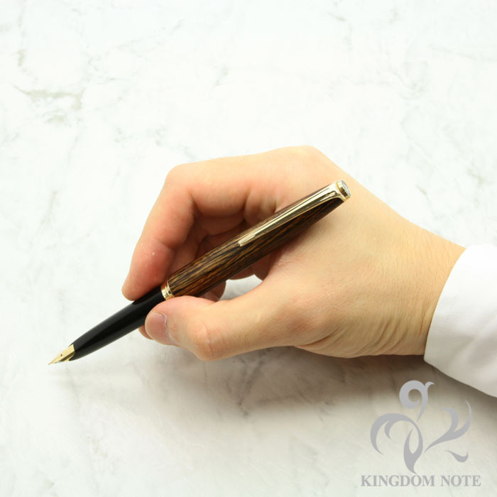 14K金プラチナ万年筆 黒と茶色のストライプ 詳細ページ | 万年筆