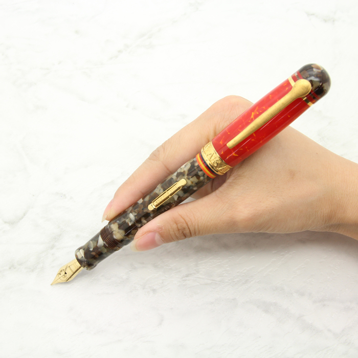 【DELTA デルタ】少数民族シリーズ マサイ 万年筆＆ボールペン セット DELTA デルタ】少数民族シリーズ マサイ 万年筆＆ボールペン セット