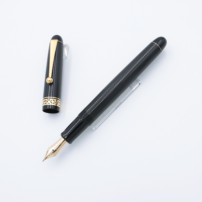 新品・希少品☆パイロット 万年筆セット☆ペン先18金 パイロット万年筆 キャップレス 木軸 FC25SK 40000円 インク1箱