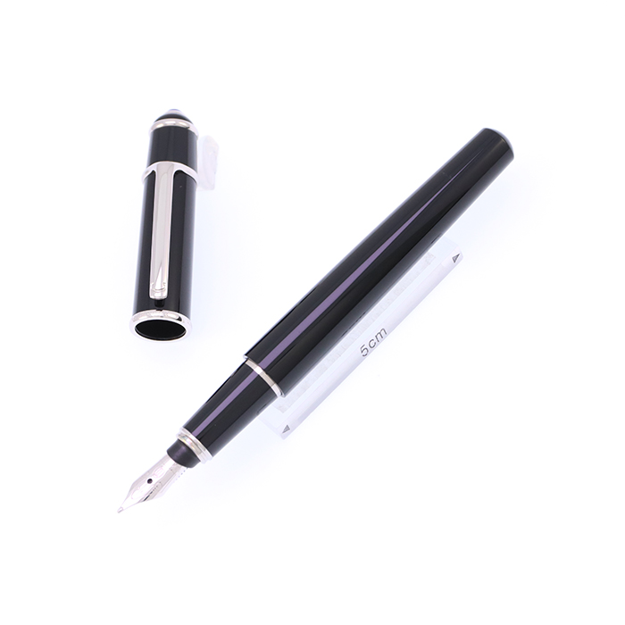 カルティエ 万年筆 ディアボロ ドゥ ブラック &シルバー カルティエ 万年筆 ディアボロ ドゥ ブラック &シルバー Cartier