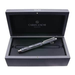 中古 Caran D Ache カランダッシュ ローラーボール リミテッドエディション バリアス シラス 商品id 詳細ページ 万年筆 ボールペンなど高級筆記具の販売 買取 キングダムノート 中古 Caran D Ache カランダッシュ ローラーボール リミテッドエディション バリアス シラス 商品id 詳細ページ 万年筆 ボールペンなど高級筆記具の販売 買取 キングダムノート