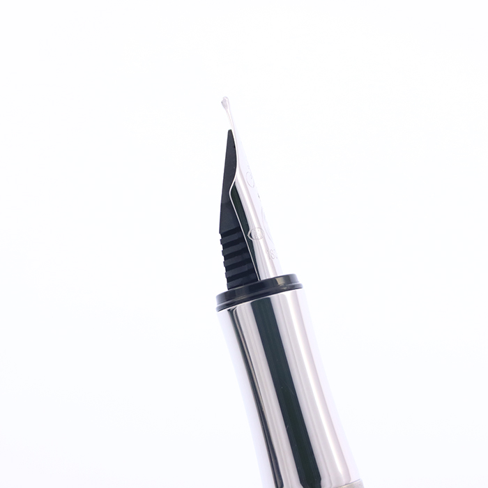 中古)CARAN d'ACHE カランダッシュ 万年筆 バリアス アイバンホー