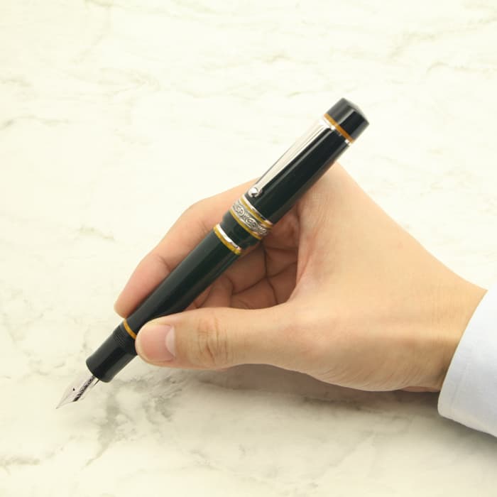 civic1985デルタ ドルチェビータ オーロ オーバーサイズ 万年筆 詳細