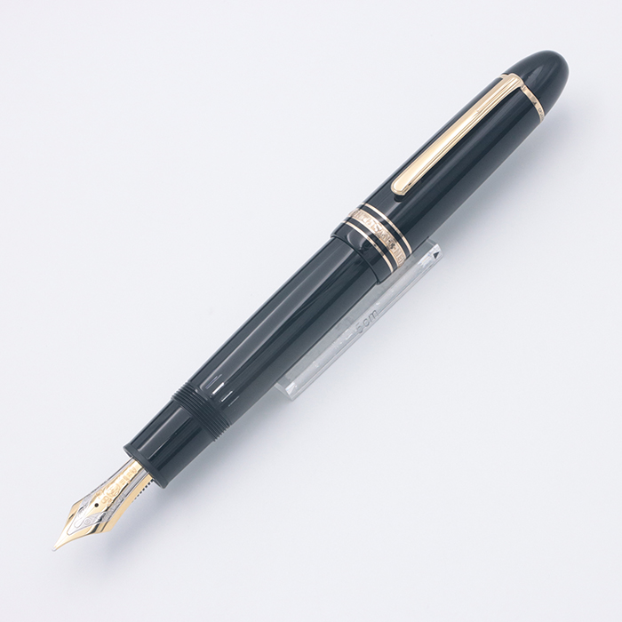 MONTBLANC モンブラン 585 木目 ケース付き 万年筆|モンブラン MONTBLANC モンブラン 585 木目 ケース付き 万年筆|モンブラン