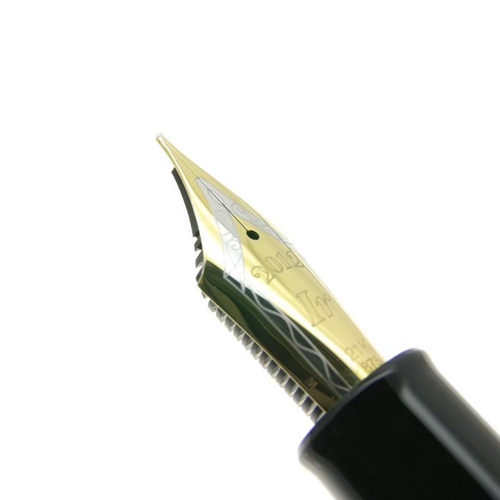 セーラー万年筆　IRサンライズ　エボナイト　万年筆　美品 セーラー万年筆 SAILOR セーラー エボナイト彫刻万年筆 夜霞 よがすみ