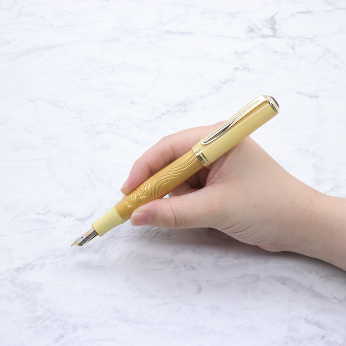 ペリカンPelikan特別生産品 M640サハラ 万年筆Ｍニブ ペリカン 万年筆 自然の美観シリーズ M640 サハラ Pelikan M640 Sahara