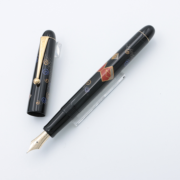 Namiki 折り紙 兜-平蒔絵　ニッポンアート　ペン先14金　字幅F 詳細ページ | 万年筆 ボールペンなど高級筆記具の販売・買取